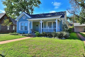 Exterior - Cottage Clare - A Sayles Ranch Home  (Abilene)