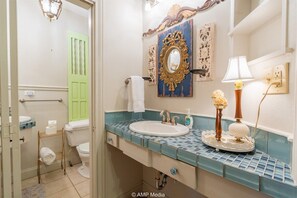 Shower - Cottage Clare - A Sayles Ranch Home  (Abilene)