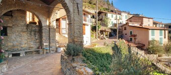 Apartment 'Casa Verde - Sciu´ Pepin' with Private Terrace, Private Garden and Wi-Fi