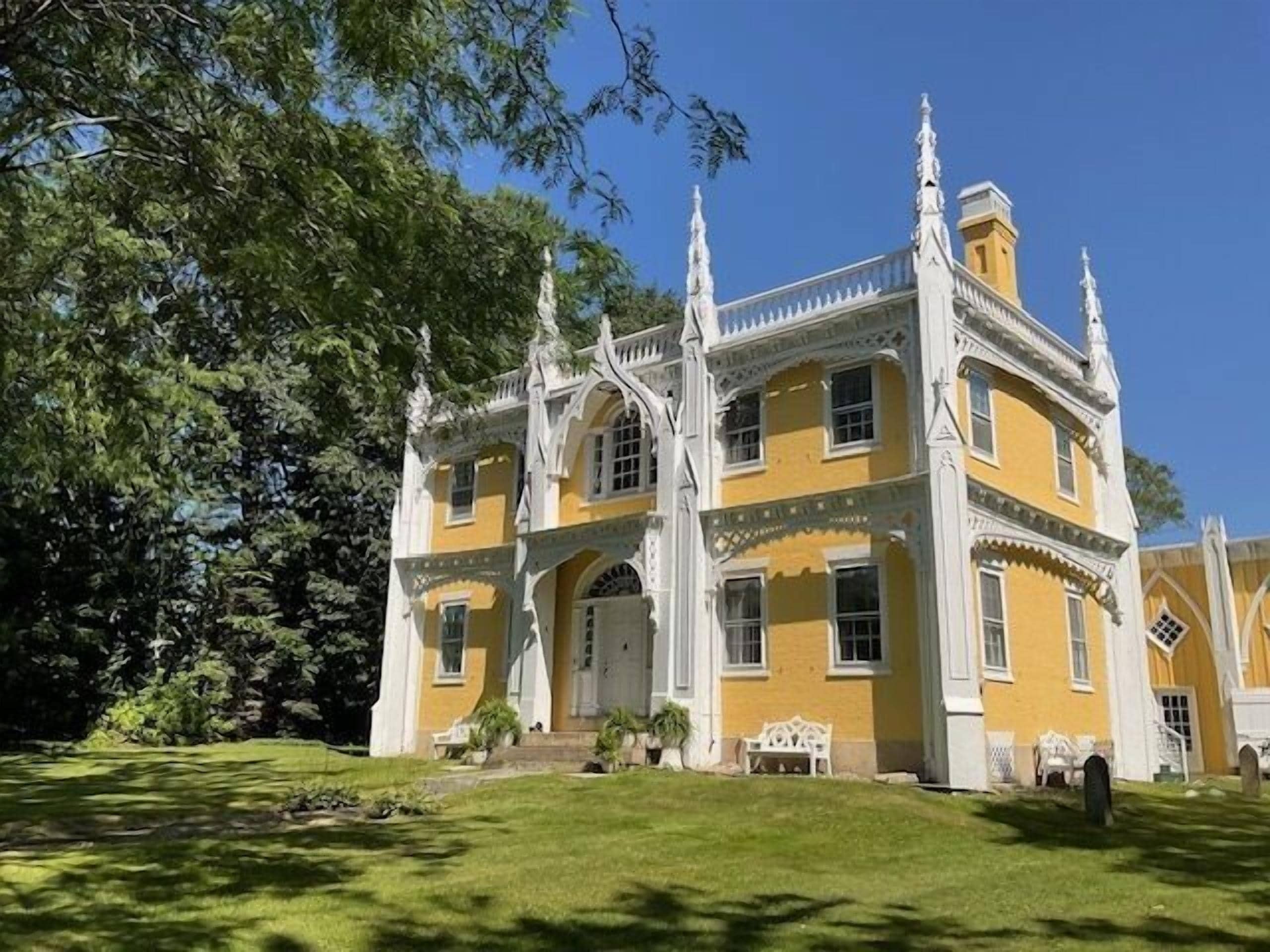 The Wedding Cake House!