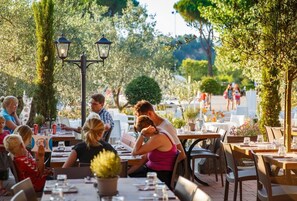 Outdoor dining - Ferienanlage Norcenni Mobilehome Happy Premium für 7 Personen (Figline Valdrano)