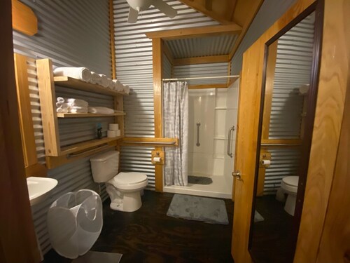 Edgewood Plantation Cabins slps 4