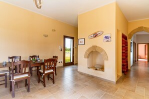 Dining - Holiday Home 'Casa Del Sol' with Private Terrace, Wi-Fi and Air Conditioning (Andrano)