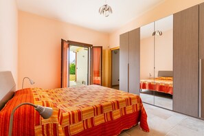 2 bedrooms, free WiFi, bed sheets - Holiday Home 'Casa Del Sol' with Private Terrace, Wi-Fi and Air Conditioning (Andrano)