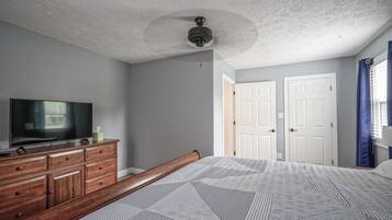 3 bedrooms, iron/ironing board, WiFi, bed sheets