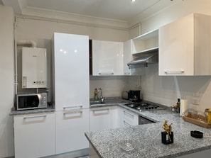 Appartement Ville | Cuisine privée | Réfrigérateur, micro-ondes, four, grille-pain