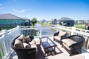 Property grounds - Fun in the Sun, Cargo Lift, Pool table, and private sunset view. (Bolivar Peninsula)