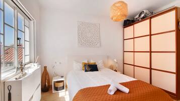 1 bedroom, iron/ironing board, free WiFi, bed sheets