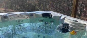 Happy home for the Holidays with Hot tub!