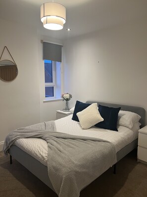 Deluxe Apartment | Living area -  Hull Spacious Apartment 7 (Hull)