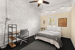 4 bedrooms, iron/ironing board, WiFi, bed sheets