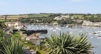 1 Schlafzimmer Unterkunft in Falmouth