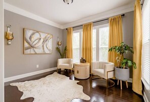 Interior - Luxury room and bathroom in a Townhouse (Smyrna)