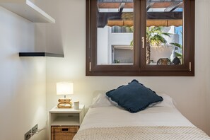 3 chambres, fer et planche à repasser, Wi-Fi gratuit, draps fournis