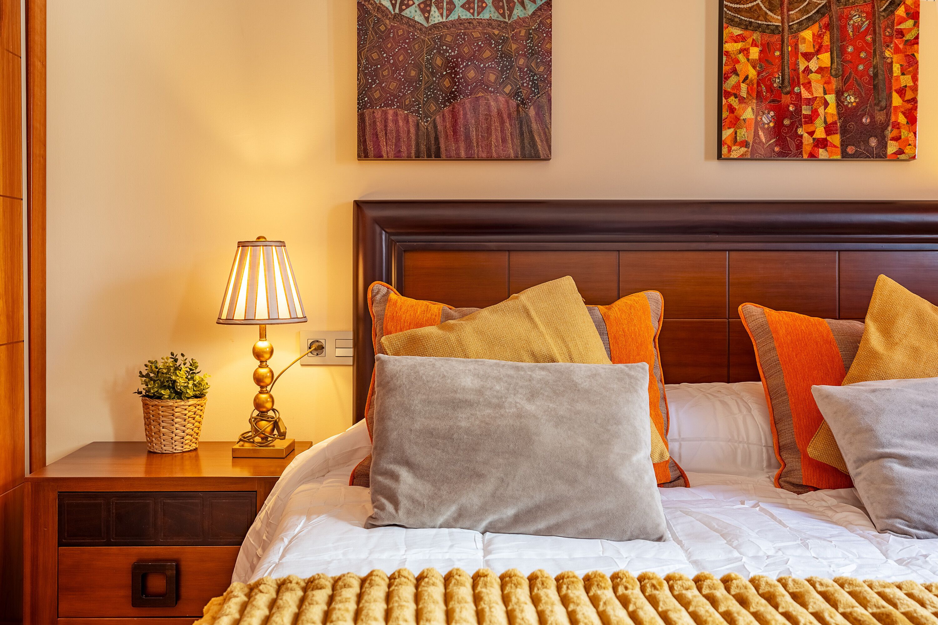 3 chambres, fer et planche à repasser, Wi-Fi gratuit, draps fournis