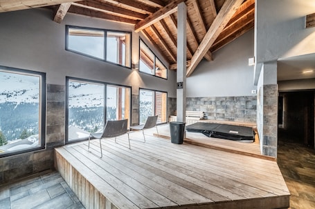 Interior. Apartment "Superb Duplex - Résidence Alpine" with Private Terrace, Balcony and Wi-Fi