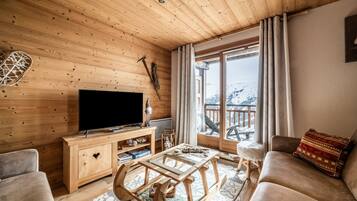 Fernseher, DVD-Player, Stereoanlage