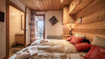 4 soverom, strykejern/-brett, wi-fi (inkludert) og sengetøy