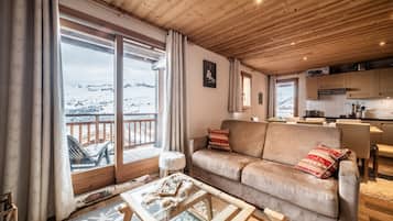 TV, DVD player, stereo