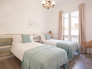 3 bedrooms, iron/ironing board, Internet, bed sheets - Stylish apartment in city center 11 (Barcelona)