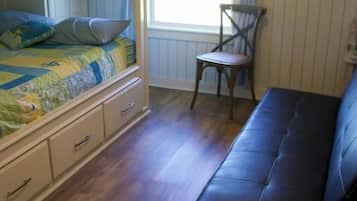 2 多间卧室、免费 WiFi、床单