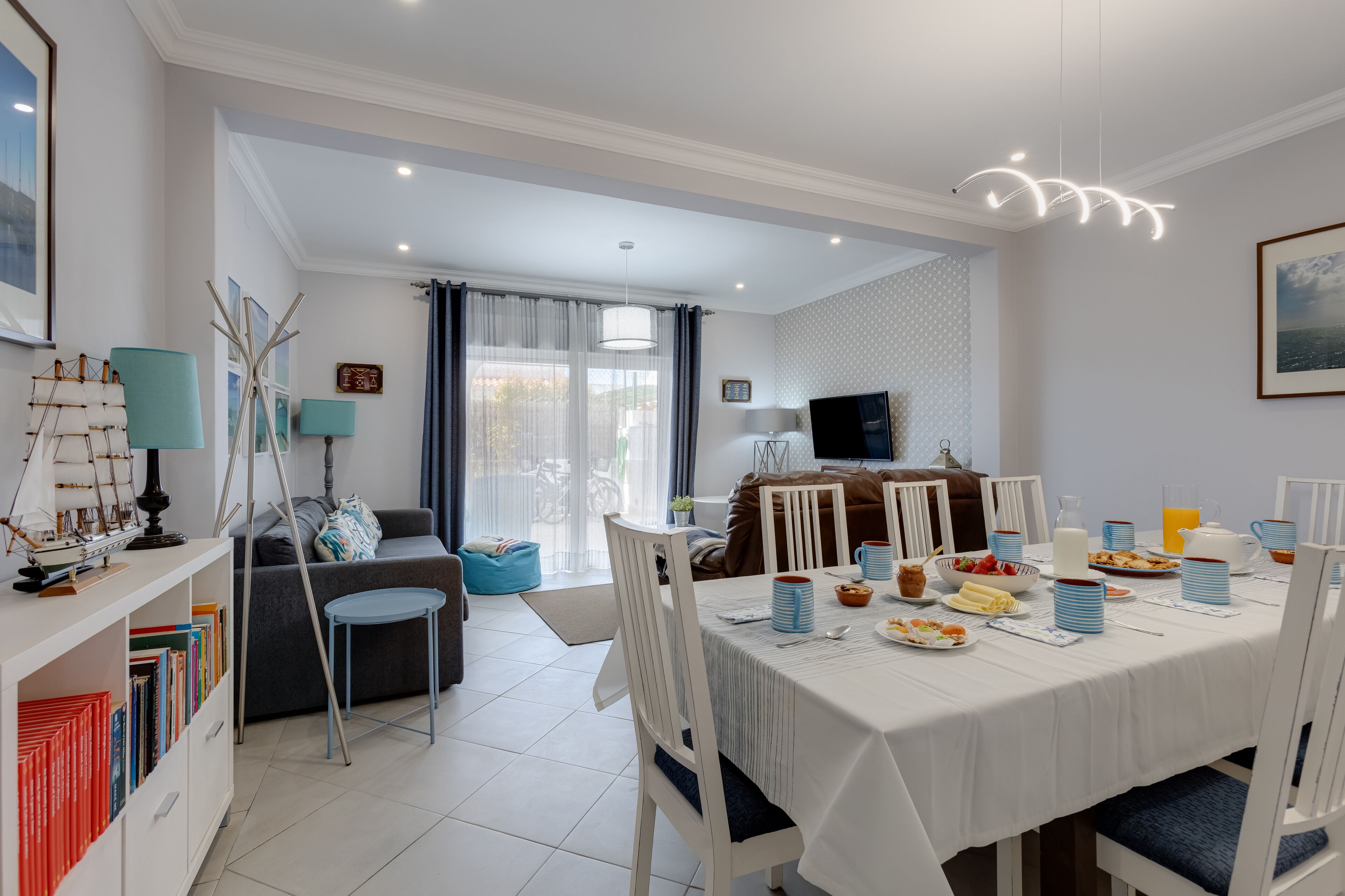 Family Apartment, 4 Bedrooms, Accessible, Non Smoking | Living area | 70-cm Smart TV with cable channels, toys