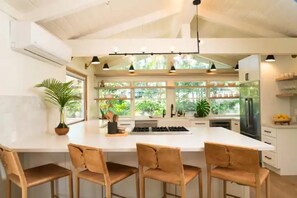 Mikrowelle, Ofen, Herdplatte, Geschirrspüler