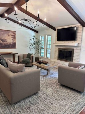 TV, fireplace