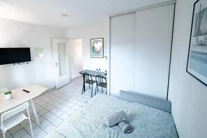 1 dormitorio y ropa de cama