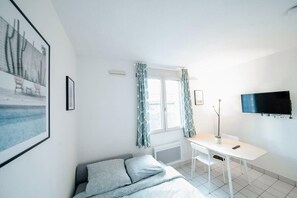 1 dormitorio y ropa de cama