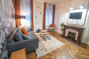TV - Chez Jean - Beautiful  studio - Cordeliers (Lyon)