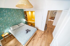 1 bedroom, travel cot, WiFi, bed sheets