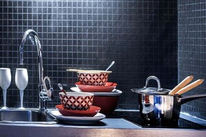 Fridge, microwave, coffee/tea maker - Cosy Studio Bernard with Jacuzzi – Relaxation & Style (Lyon)