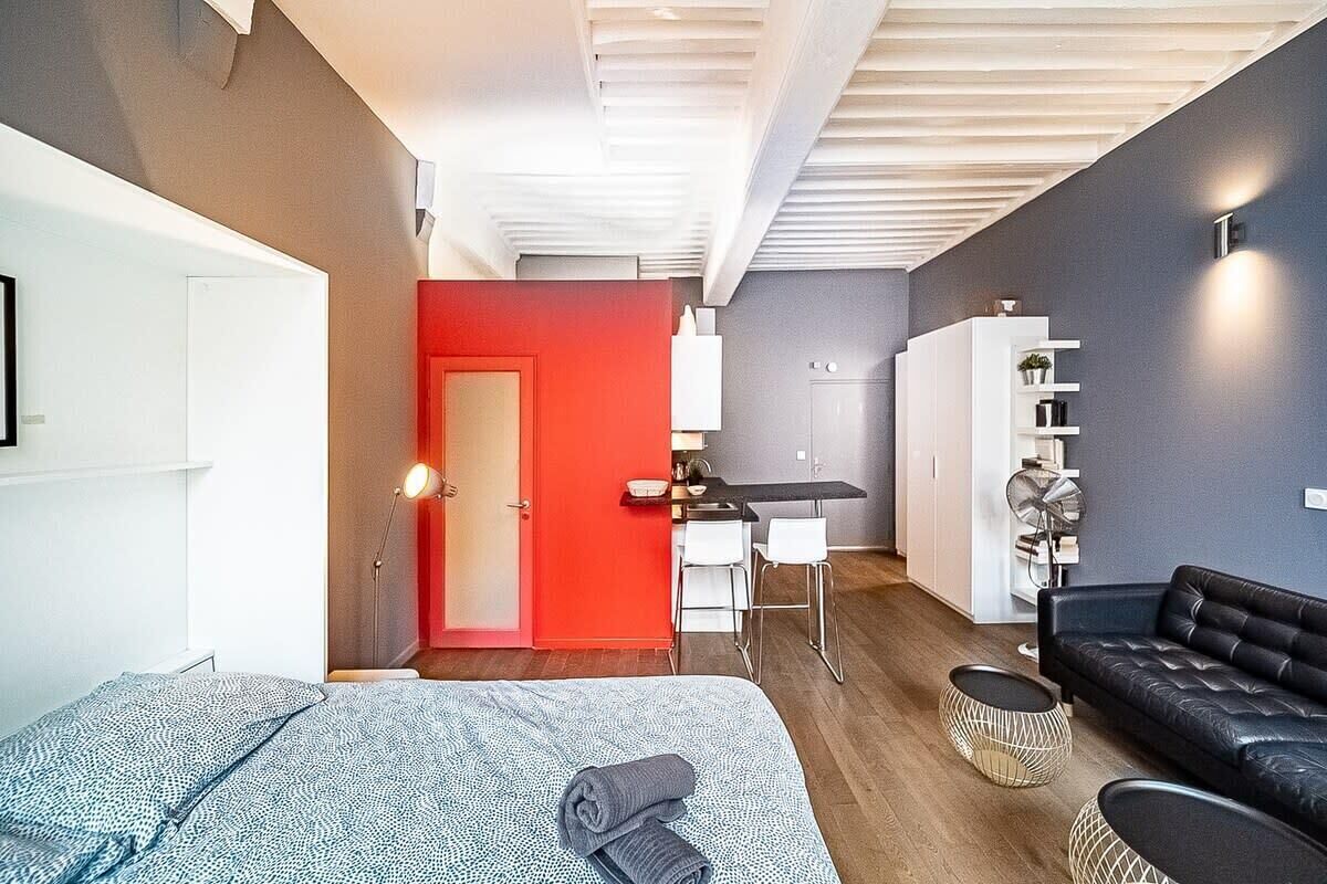 1 chambre, fer et planche à repasser, draps fournis