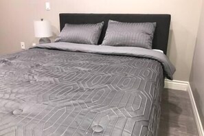 3 chambres, fer et planche à repasser, Wi-Fi, draps fournis