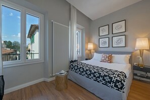 2 bedrooms, iron/ironing board, WiFi - Flamingo Luxury with view (Firenze)