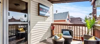 Cozy 3 Bedroom Family Sized Duplex/ 9 mins from Midway airport!

