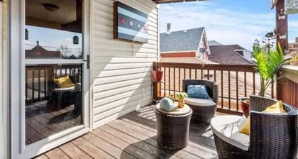 Cozy 3 Bedroom Family Sized Duplex/ 9 mins from Midway airport!