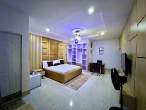 1 bedroom, WiFi, bed sheets - Beautiful and Cozy single room apartment, for one and one partner. (Abuja)