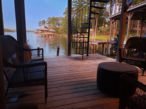 Country Lakehouse With the Million Dollar view