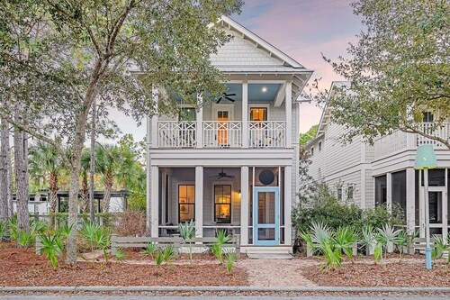 WaterColor NEXT to Pool w NEW 6-Seater LSV 4 Bikes, Amenity Access Included! Pet Friendly!