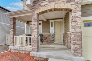 Exterior detail - 17 Mi to Downtown Denver: Modern Aurora Home! (Aurora)