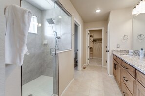 Towels - 17 Mi to Downtown Denver: Modern Aurora Home! (Aurora)