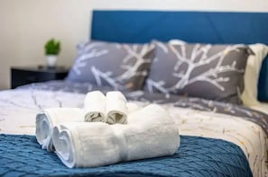 3 bedrooms, desk, iron/ironing board, travel cot