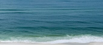 Newly Renovated Beach Condo near State Park Pier