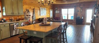 Cozy House with Ocean view perfect for big groups.