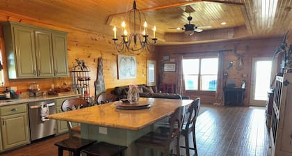 Cozy House with Ocean view perfect for big groups.