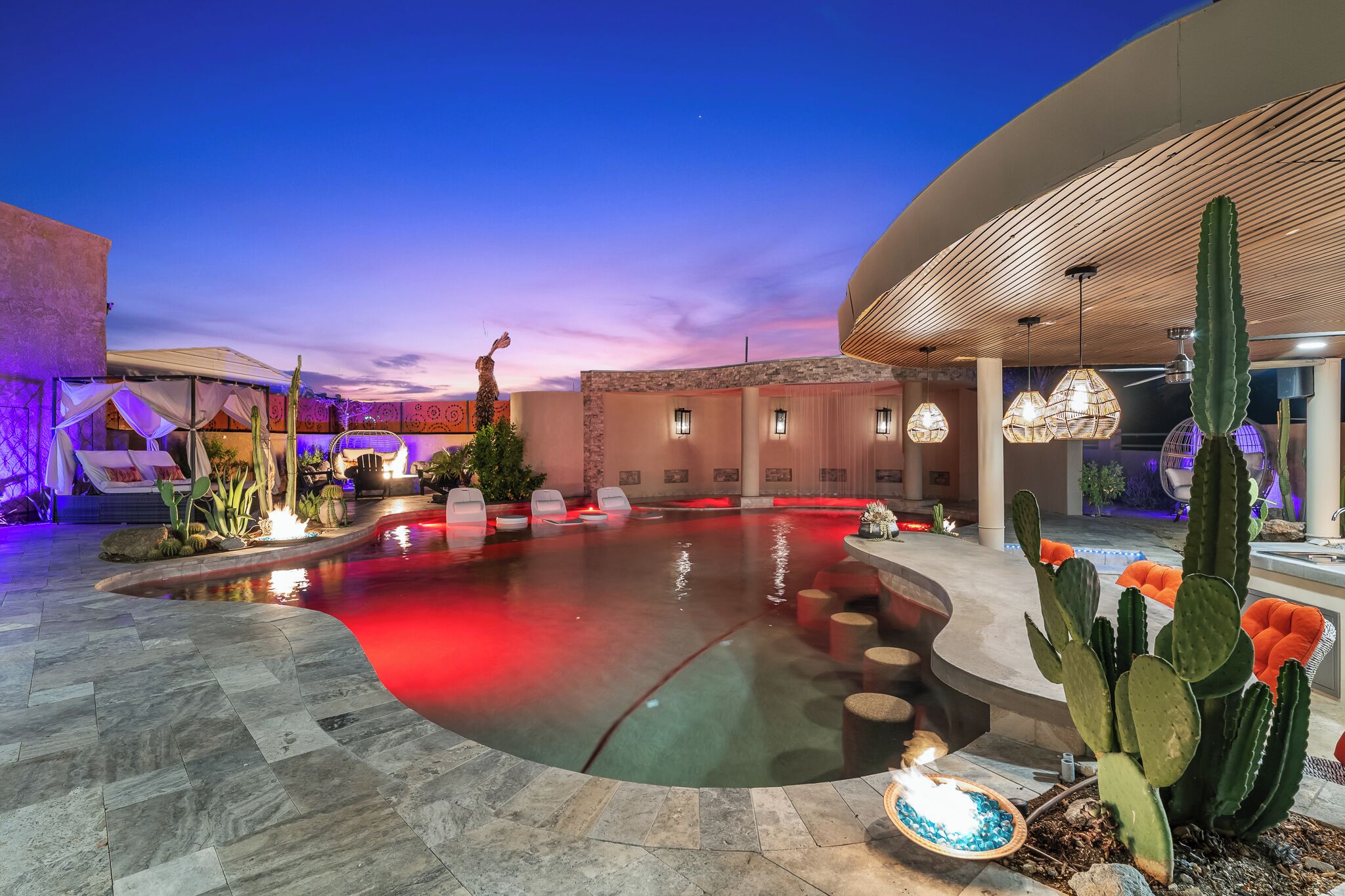 Swim-up bar