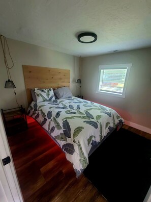 2 bedrooms, WiFi, bed sheets - Cozy Cabin-like Retreat in Central Utah (Richfield)