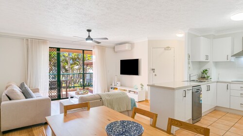 Sunrise Sea 8 - In the Heart of Coolangatta - Min. 3 Night Stays!